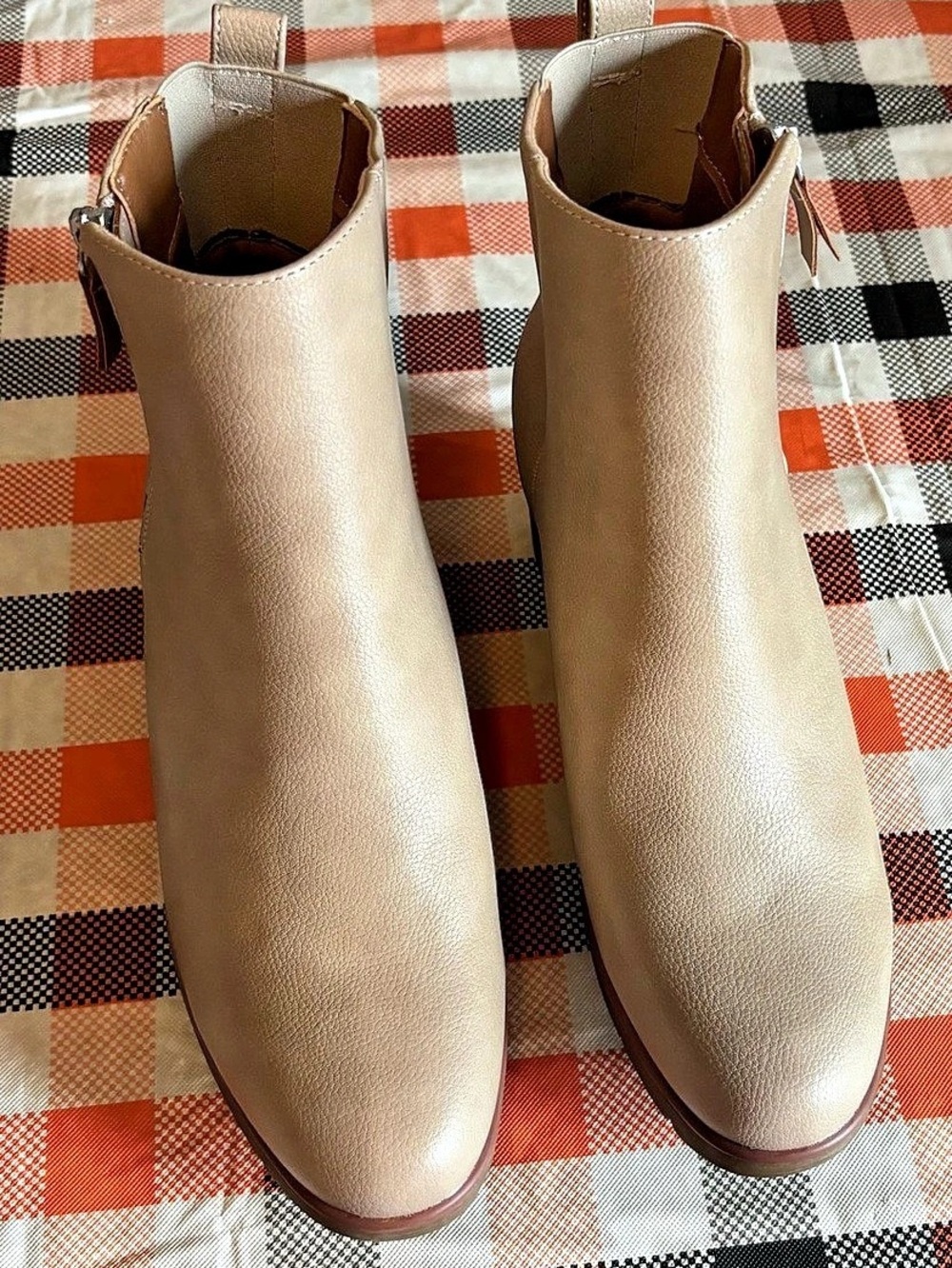 Jessica Carlyle Wedge Ankle Booties in Beige US 9 NWT